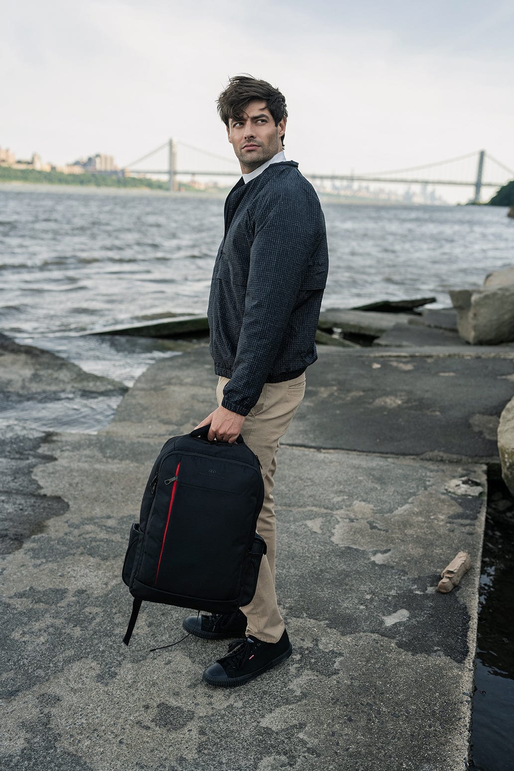 Jack Abrahams |The Columbia | Men's 18-In Lightweight Textured Workbook Backpack with USB Port